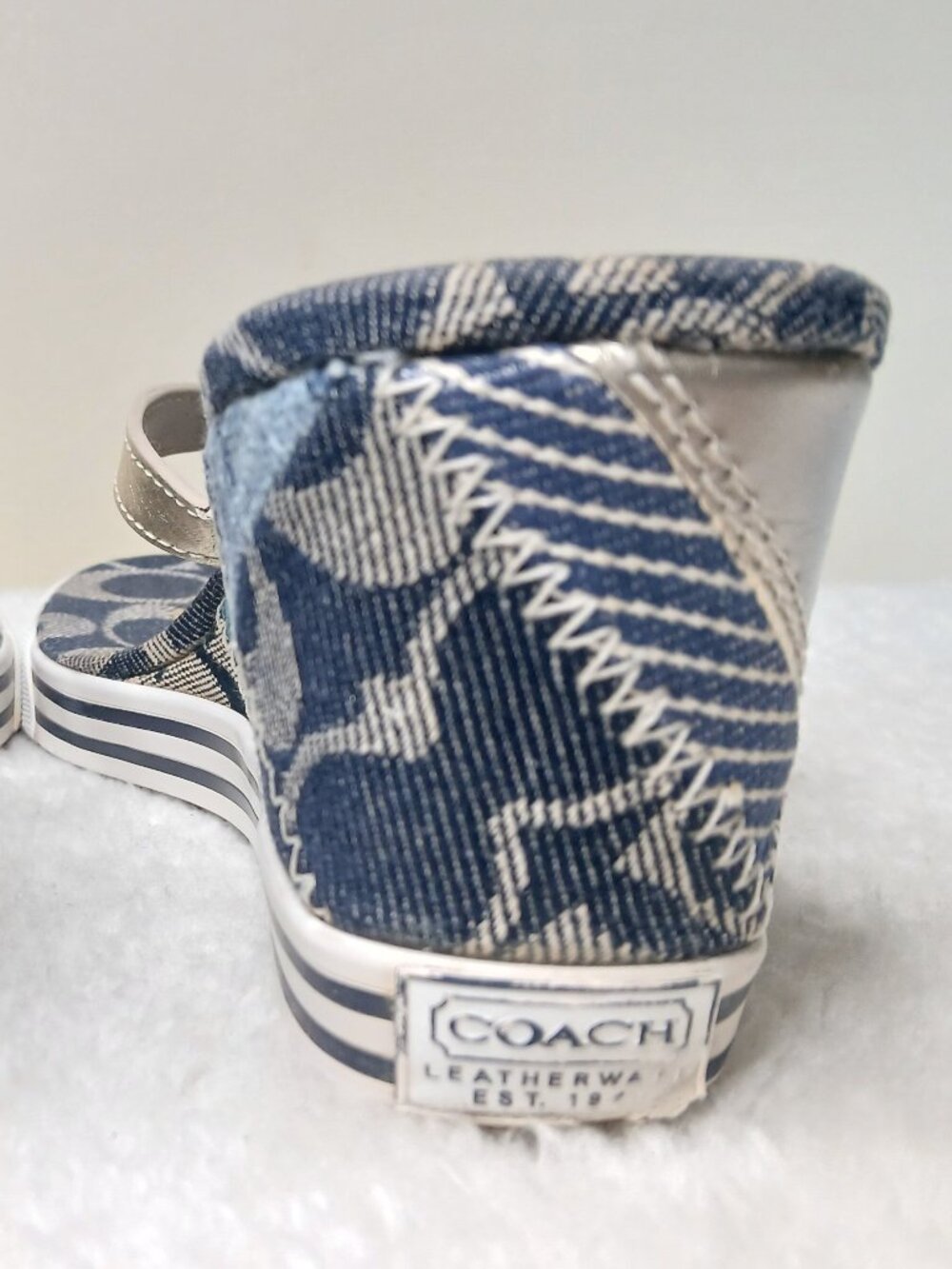 Coach Vintage Pristine Patchwork Signature Canvas Wedge Thong Sandals Size 8.5 - Picture 8 of 14